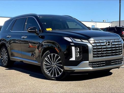 Used 2023 Hyundai Palisade Calligraphy image 1