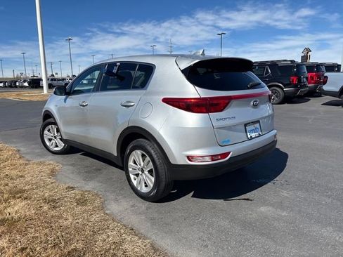 Used 2019 Kia Sportage LX image 5