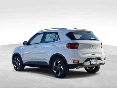 New 2026 Hyundai Venue SEL image 3