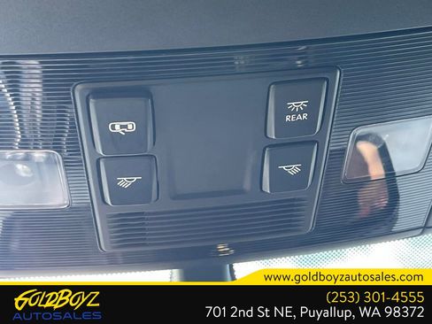 Used 2019 Volkswagen Golf 4-Door FWD image 40
