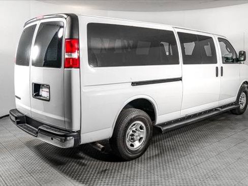Used 2023 Chevrolet Express 3500 LT w/ LT Preferred Equipment Group RWD image 8