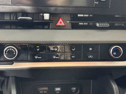 Used 2024 Kia Sportage LX image 19
