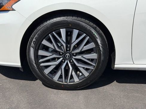 Certified 2024 Nissan Altima 2.5 SV FWD image 27