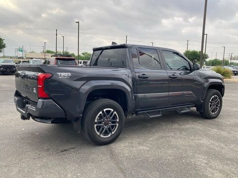 Used 2024 Toyota Tacoma TRD Sport image 4