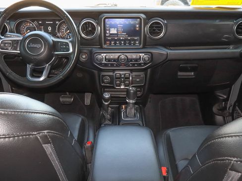 Used 2022 Jeep Wrangler Unlimited Sahara AWD/4WD image 10