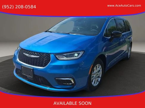 Used 2026 Chrysler Pacifica Select FWD image 1