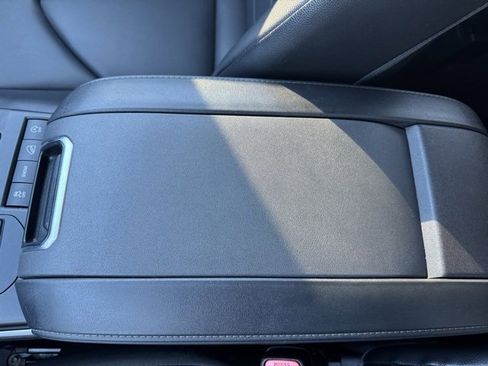 Used 2022 Toyota Highlander XLE image 23