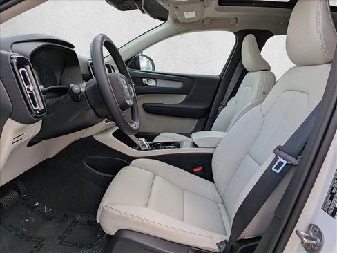 New 2026 Volvo XC40 B5 Plus w/ Protection Package Premier AWD/4WD image 4