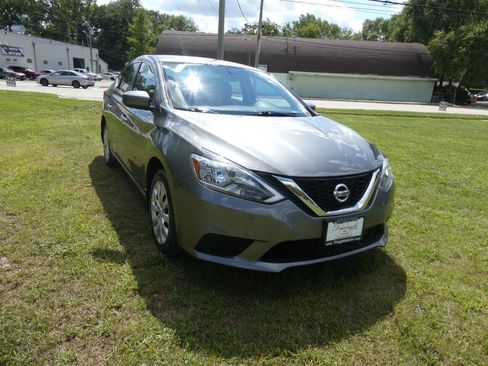 Used 2019 Nissan Sentra S FWD image 3