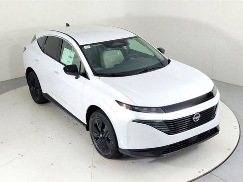 Used 2025 Nissan Murano SV image 13