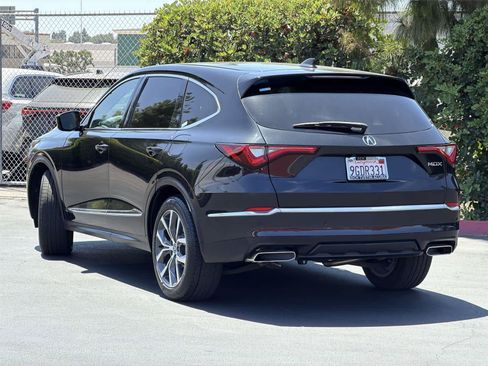 Certified 2023 Acura MDX w/ Technology Package FWD image 5
