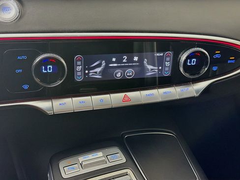 Used 2022 Genesis GV70 2.5T w/ Sport Prestige Package AWD/4WD image 18
