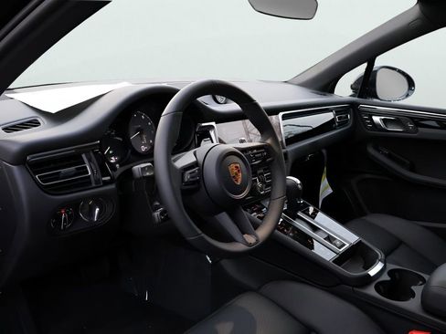 New 2026 Porsche Macan S image 4