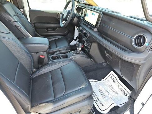 Used 2024 Jeep Wrangler High Altitude image 11