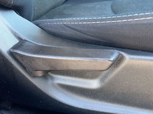 Used 2015 Subaru Crosstrek 2.0i Premium image 38