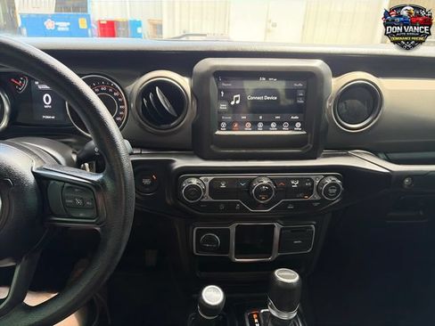 Used 2022 Jeep Gladiator Sport w/ Trailer Tow Package AWD/4WD image 17