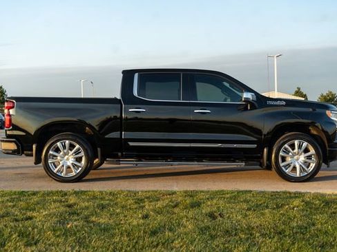 Used 2023 Chevrolet Silverado 1500 High Country AWD/4WD image 8