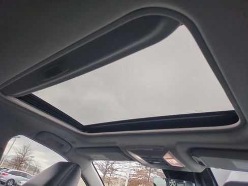 Used 2023 Toyota RAV4 Limited image 18