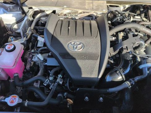 Certified 2023 Toyota Highlander LE image 32