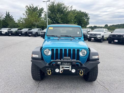 Used 2019 Jeep Wrangler Sport AWD/4WD image 2