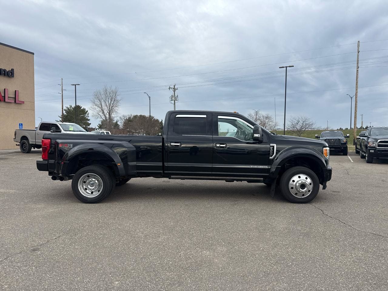 Used 2018 Ford F450 Limited w/ FX4 Off-Road Package AWD/4WD image 6