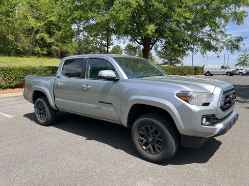Used 2023 Toyota Tacoma SR5 w/ Technology Package AWD/4WD image 1