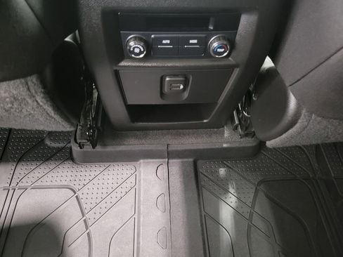 Used 2019 Chevrolet Traverse LT w/ LPO, Floor Liner Package AWD/4WD image 23