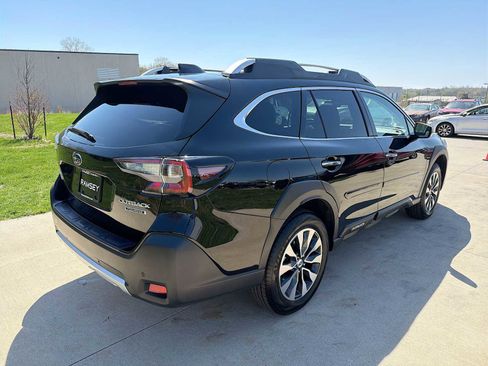 Certified 2025 Subaru Outback Touring AWD/4WD image 6