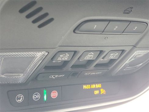 Certified 2023 Chevrolet Traverse RS image 33