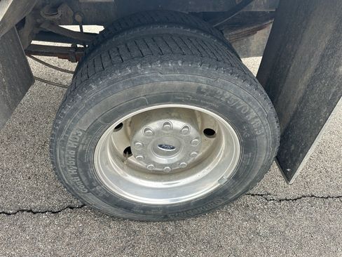 Used 2022 Ford F550 4x4 Crew Cab Super Duty w/ Lariat Value Package image 2