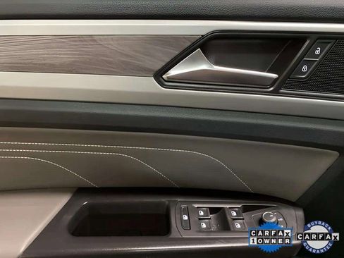 Used 2023 Volkswagen Atlas Cross Sport SE w/ Panoramic Sunroof Package image 33