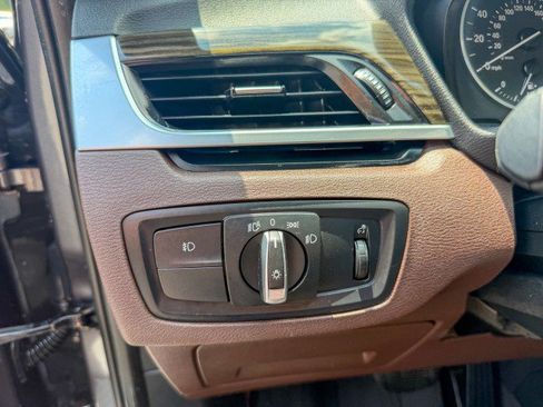 Used 2017 BMW X1 xDrive28i AWD/4WD image 12