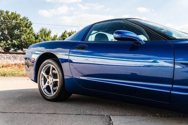 Used 2003 Chevrolet Corvette Coupe w/ Preferred Equipment Group RWD image 27