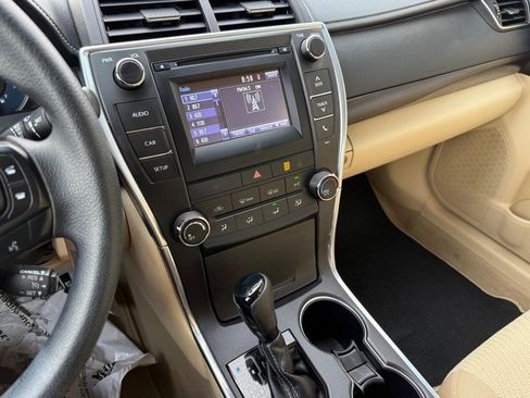 Used 2017 Toyota Camry LE image 25