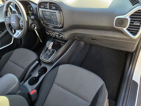 Used 2024 Kia Soul LX w/ Option Group 015 image 17