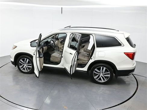 Used 2016 Honda Pilot Touring image 48