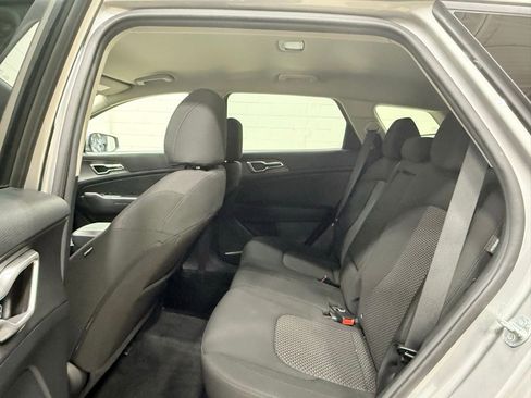 Used 2024 Kia Sportage LX image 31