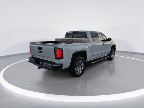 Used 2018 GMC Sierra 1500 SLT image 3