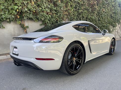 Used 2022 Porsche 718 Cayman S RWD image 6