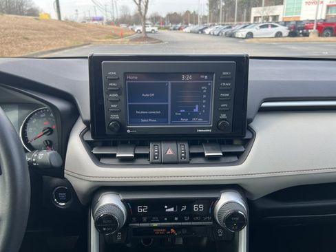 Used 2022 Toyota RAV4 XLE Premium image 13