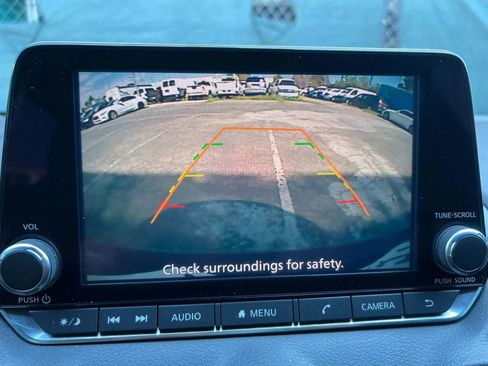 Used 2021 Nissan Sentra SV image 18