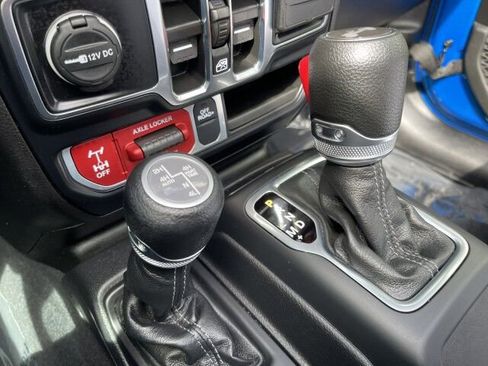 Used 2024 Jeep Wrangler Willys image 29