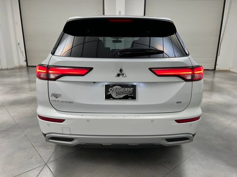 Used 2024 Mitsubishi Outlander SE AWD/4WD image 8