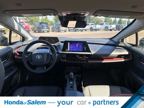 Used 2024 Toyota Prius Prime FWD image 11