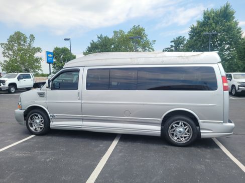Used 2012 Chevrolet Express 2500 LT RWD image 5