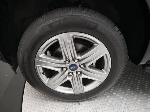 Used 2019 Ford F150 XLT w/ Equipment Group 302A Luxury AWD/4WD image 23