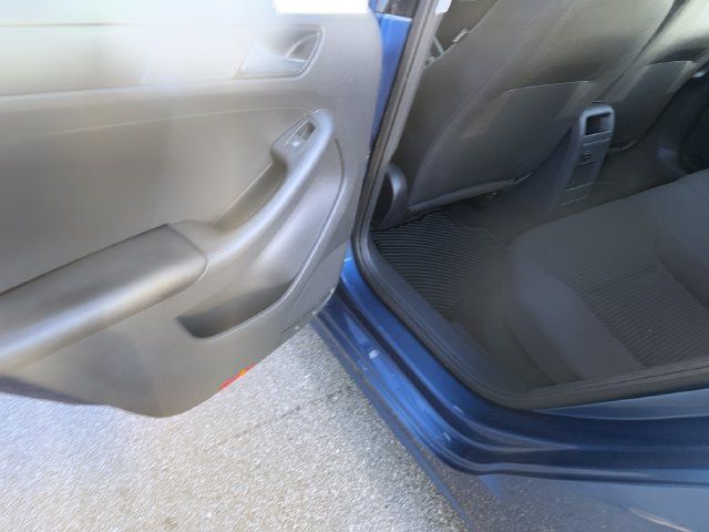 Used 2015 Volkswagen Jetta S FWD image 22