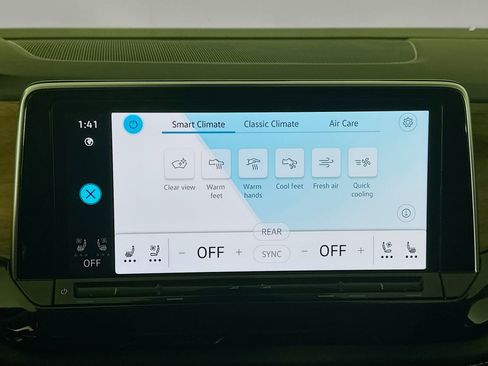 Used 2025 Volkswagen Atlas SE image 24