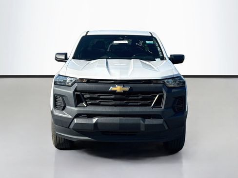 Used 2023 Chevrolet Colorado W/T RWD image 2