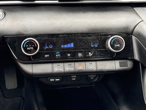 Used 2023 Hyundai Elantra SEL FWD image 22